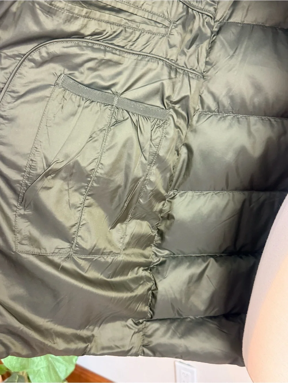 💋lululemon athletica Olive Quilted Down Vest size 6